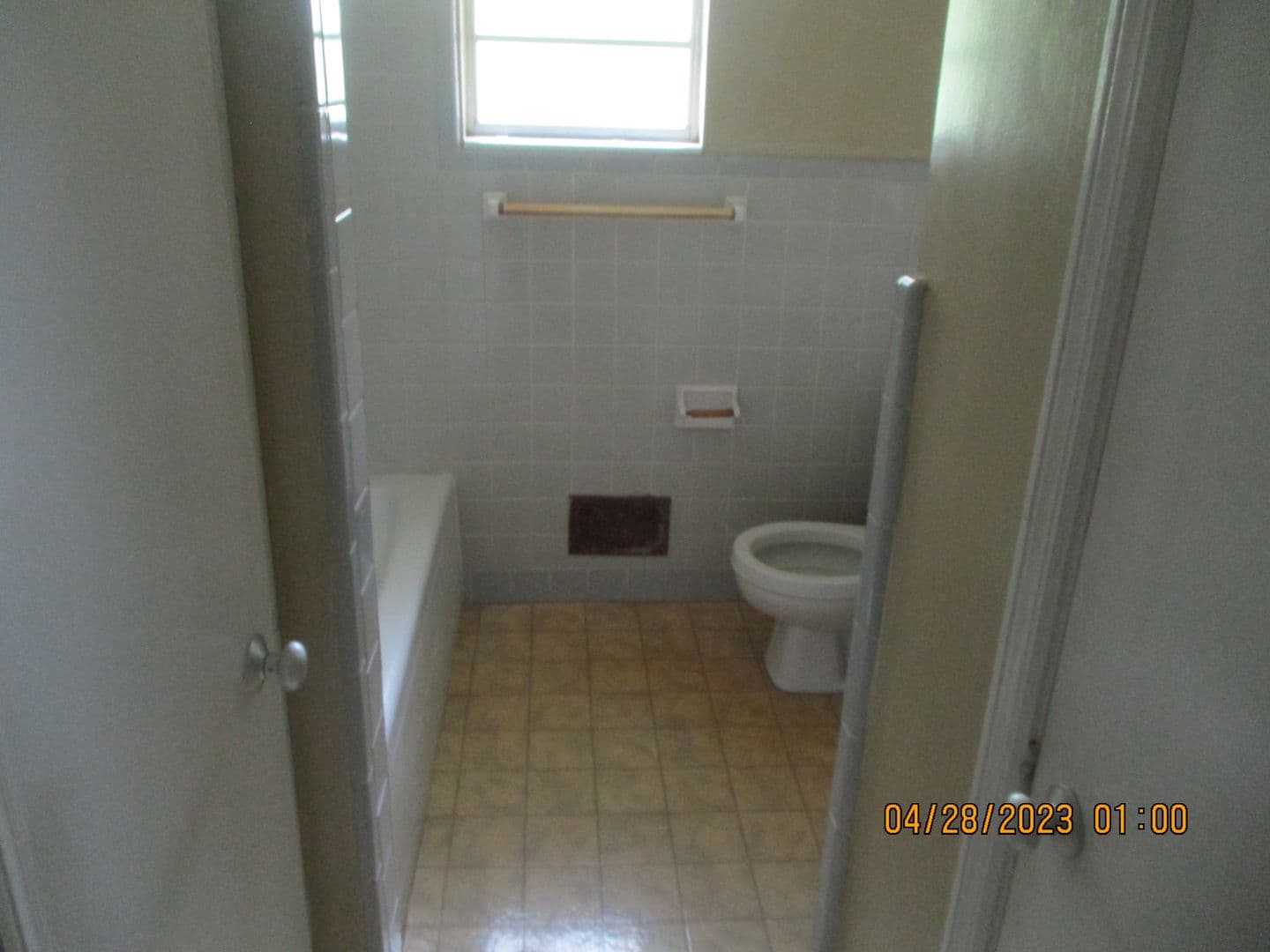 Albany House: 1510 #1 N. Davis St.