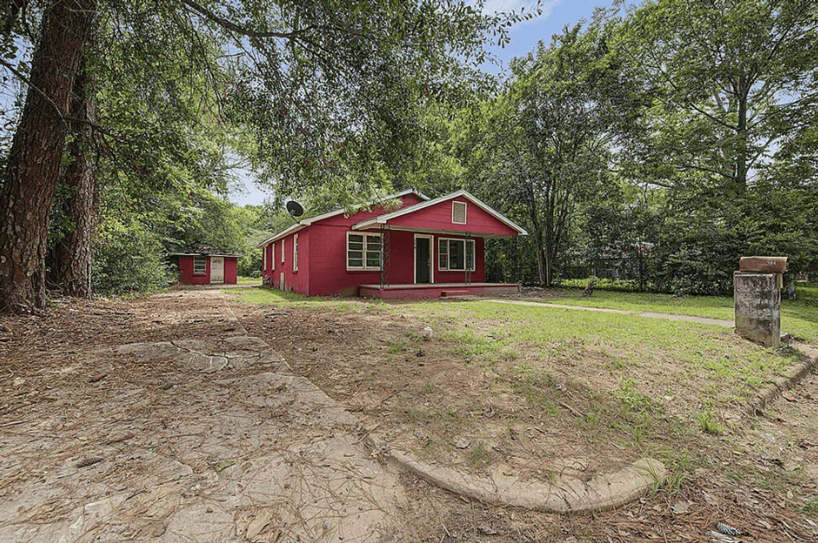 Albany House: 304 Wells Ave