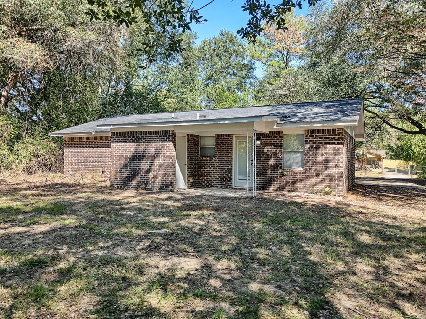 Albany House: 3718 Plumcrest Avenue