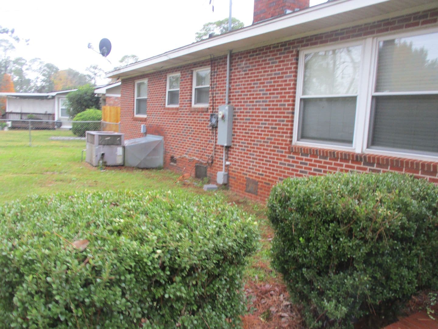 Albany House: 1020 Edgewater Dr.