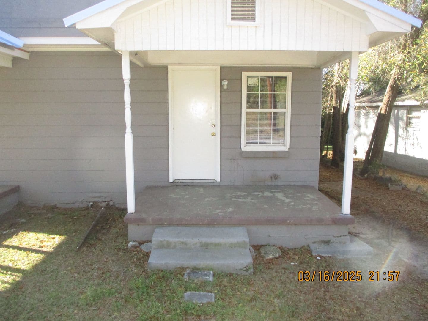 Albany House: 520-B Jefferies