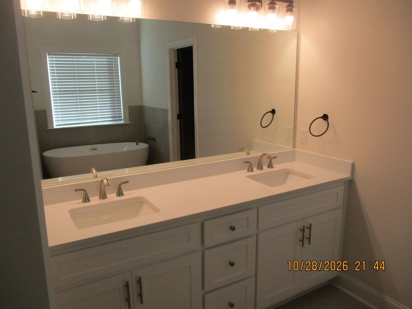 Leesburg House: 122 tybee Lane