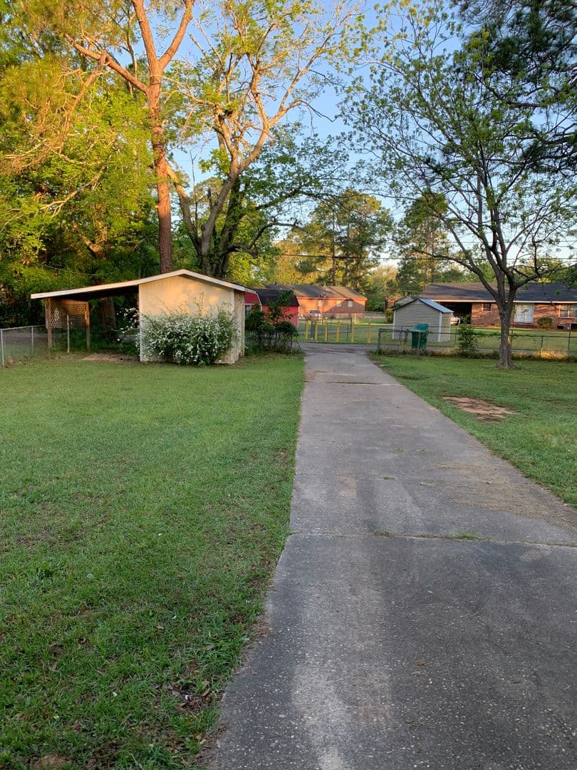 Albany House: 2426 Whispering Pines Cr