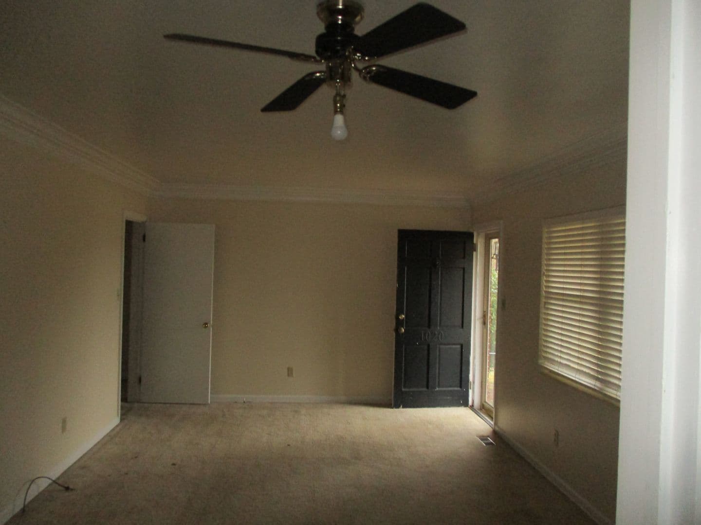 Albany House: 1020 Edgewater Dr.