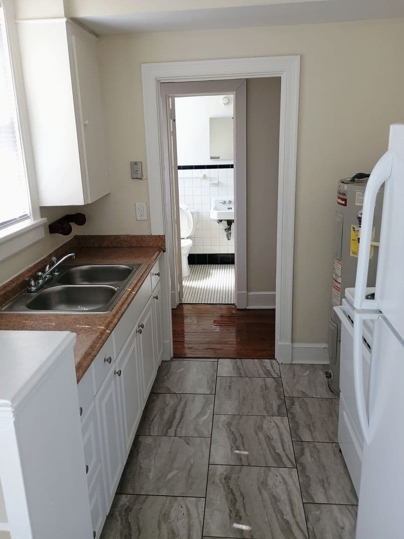 Albany House: 1015 McKinley St Apt. 6