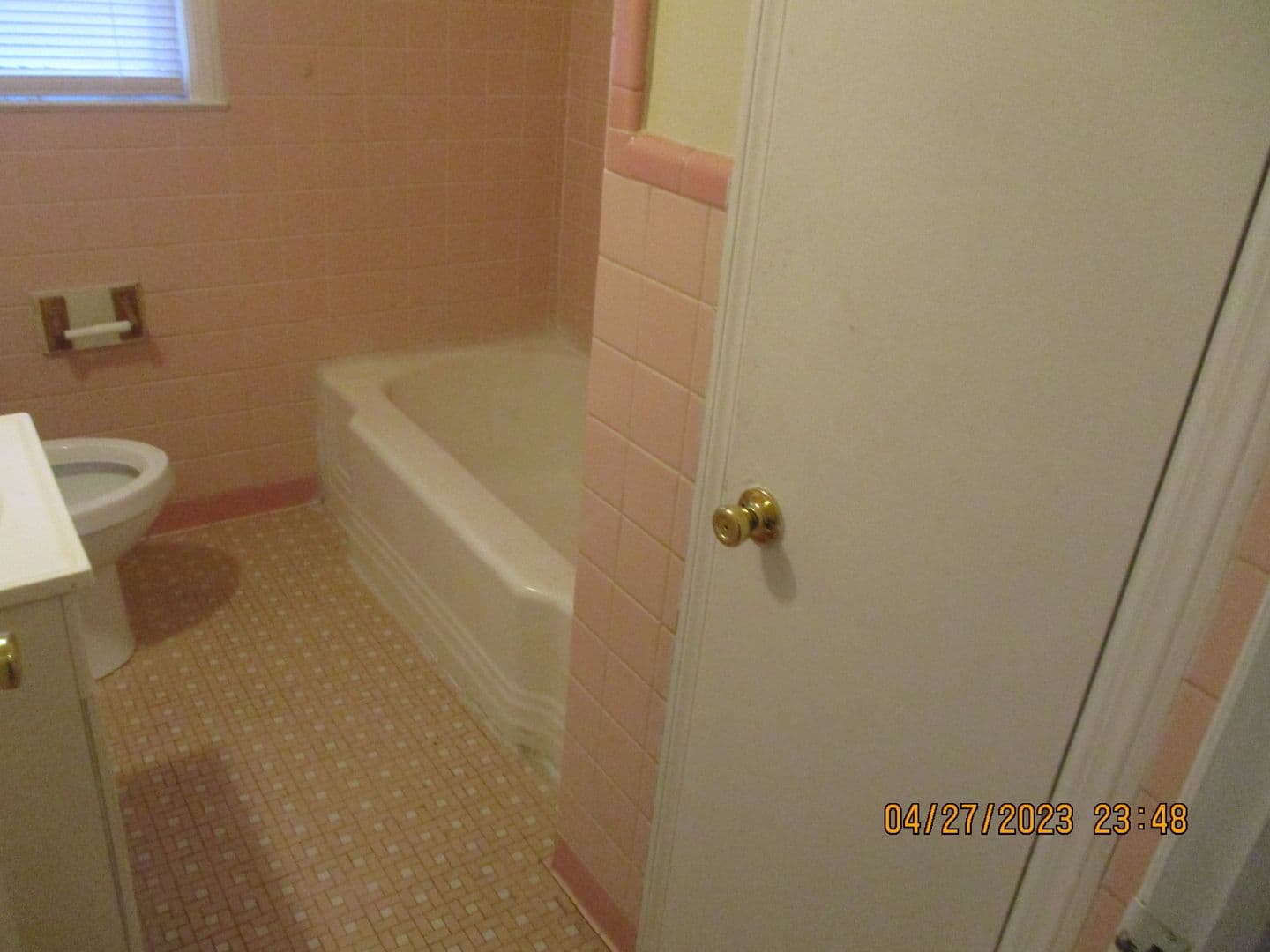 Albany House: 603-A S. Valencia