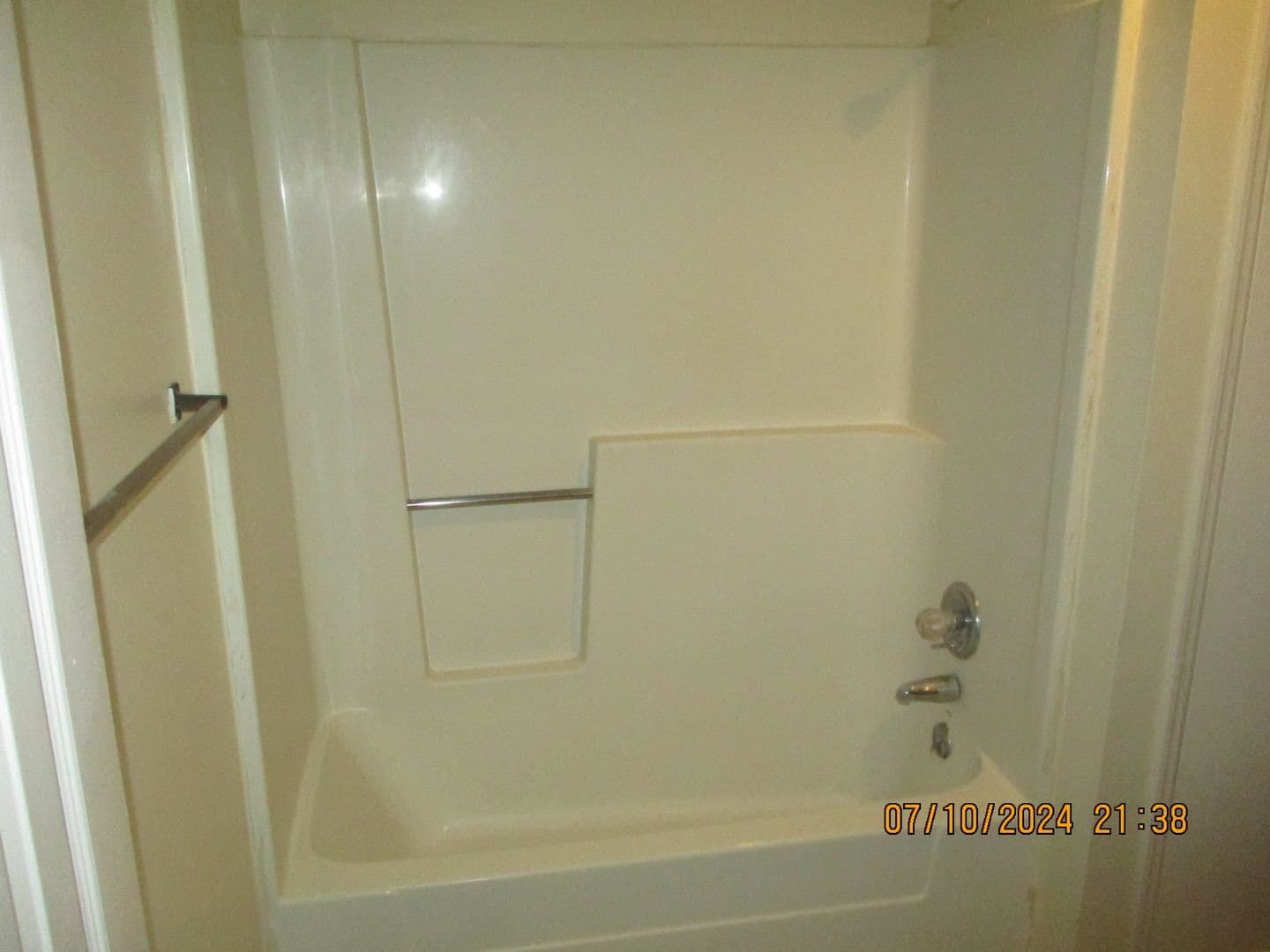 Albany House: 2110 Lennox St. #19
