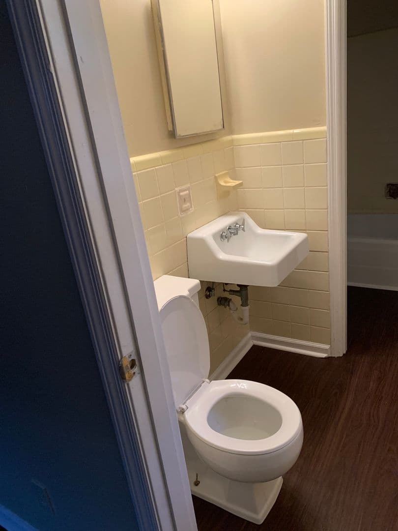Albany House: 2426 Whispering Pines Cr