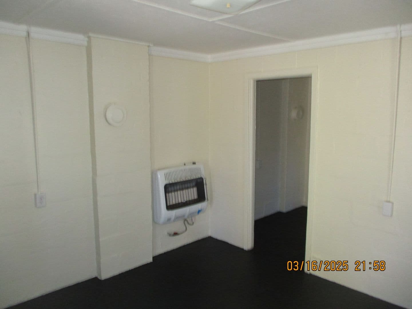 Albany House: 520-B Jefferies