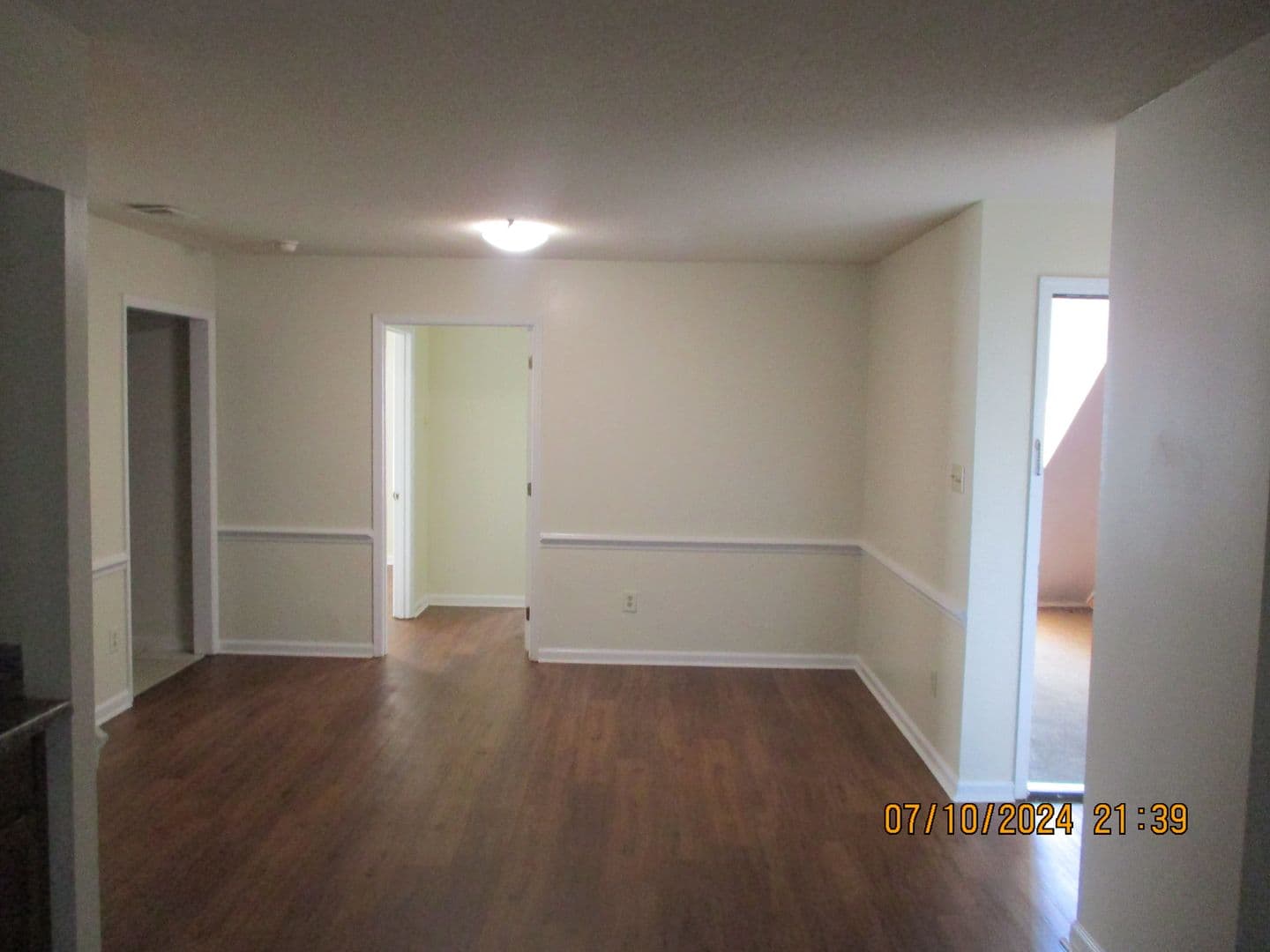 Albany House: 2110 Lennox St. #19