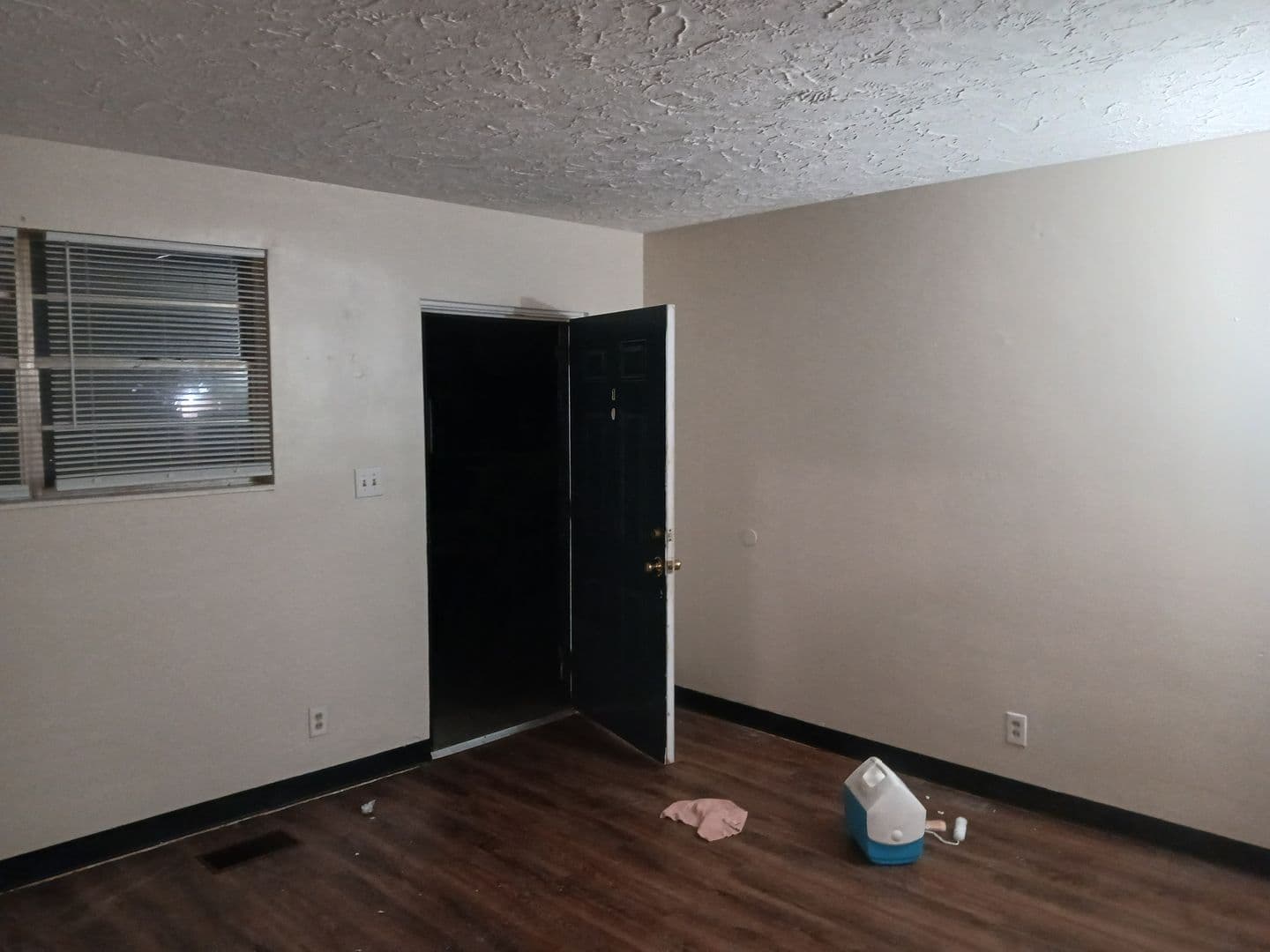 Albany House: 1510 #1 N. Davis St.