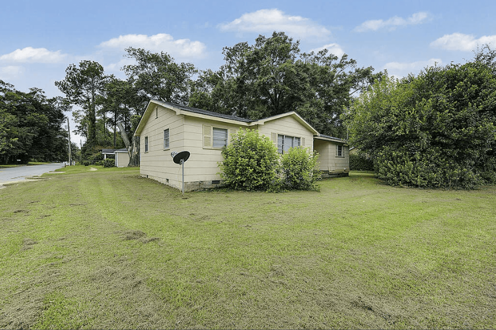 Albany House: 508 Mitchell Avenue