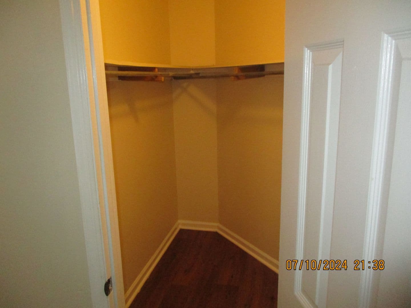 Albany House: 2110 Lennox St. #19