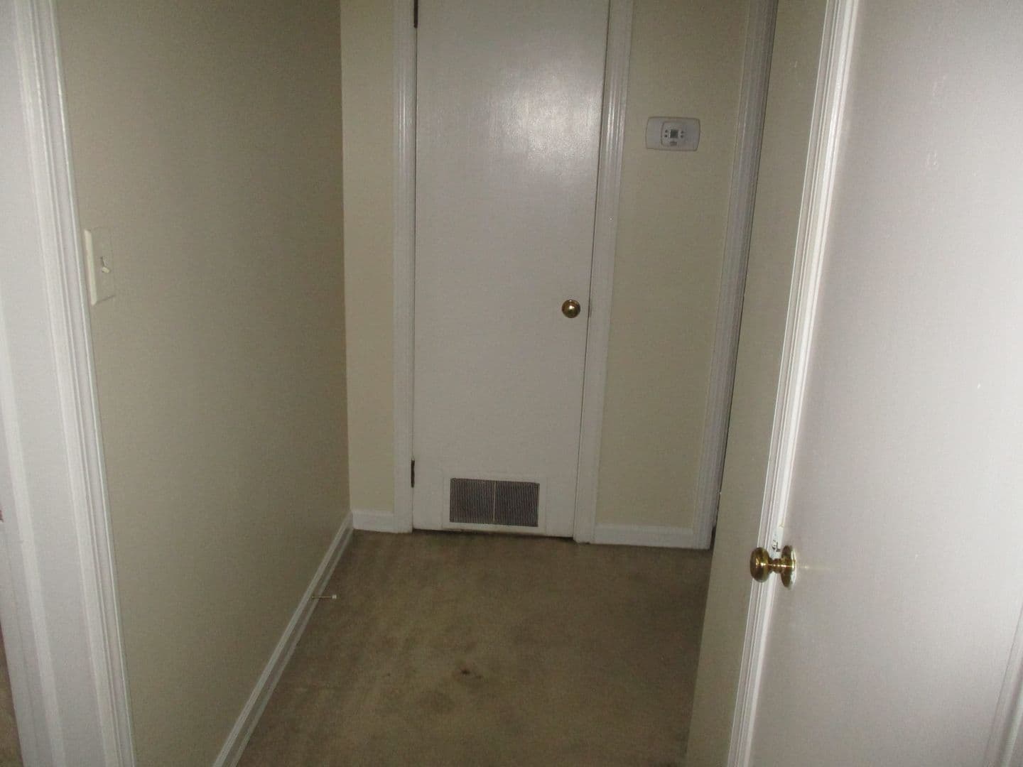 Albany House: 1020 Edgewater Dr.