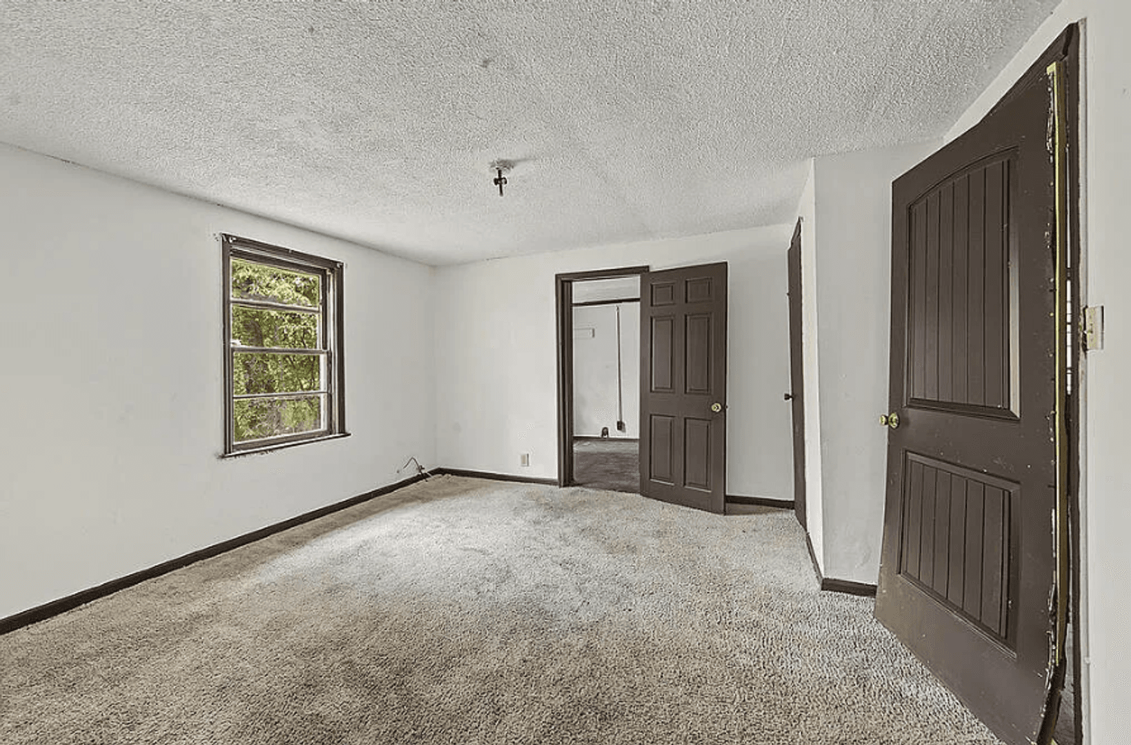 Albany House: 304 Wells Ave