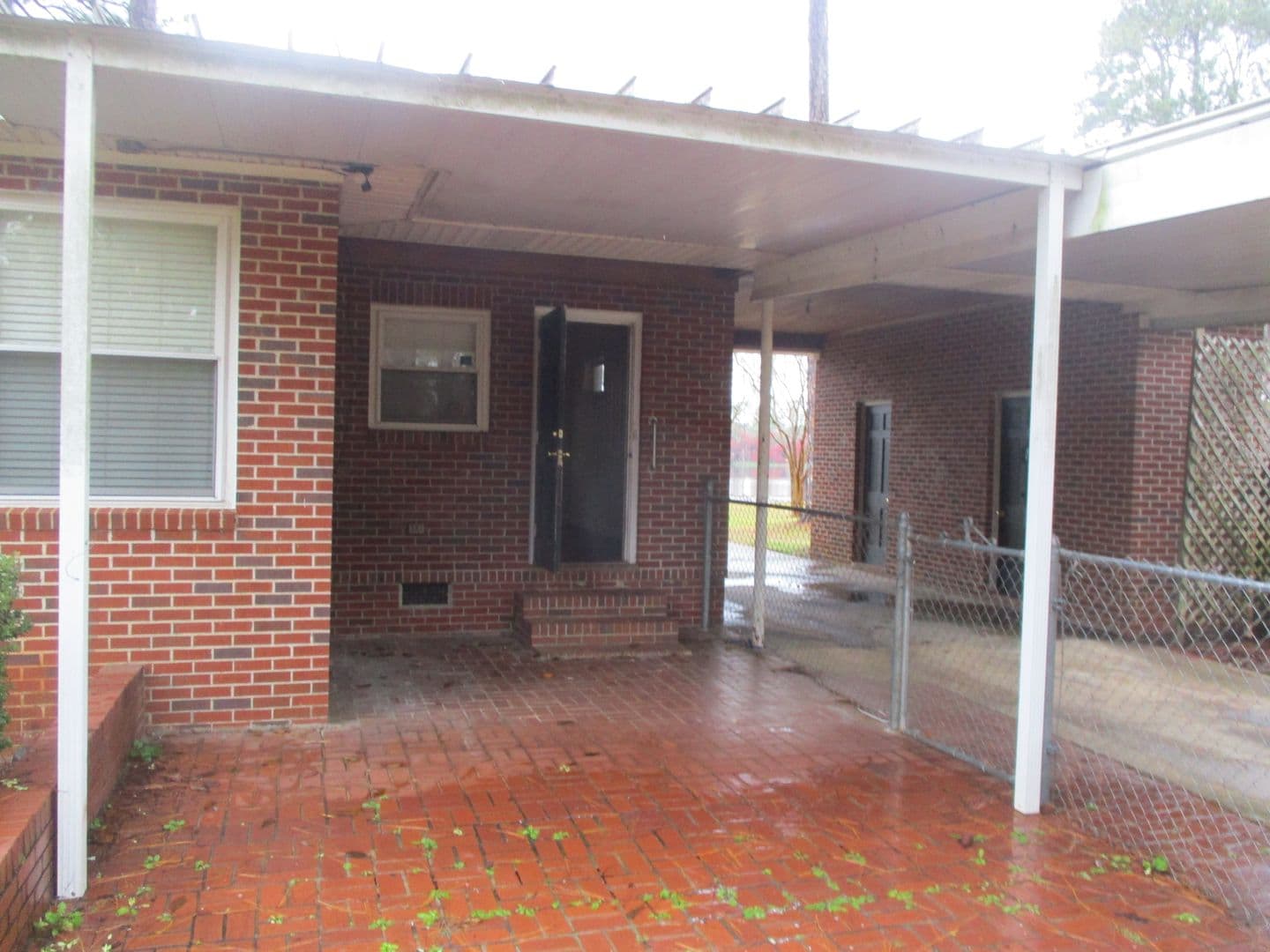 Albany House: 1020 Edgewater Dr.