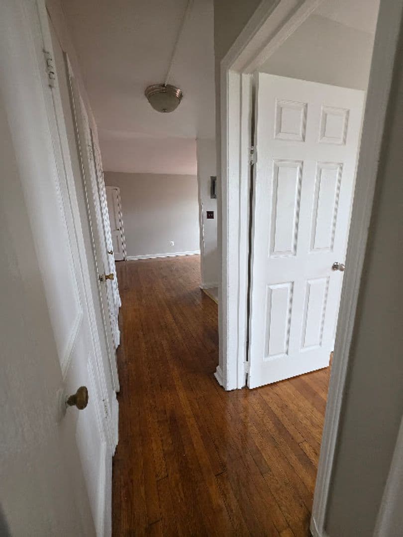 WASHINGTON Apartment: 1020 45TH ST NE