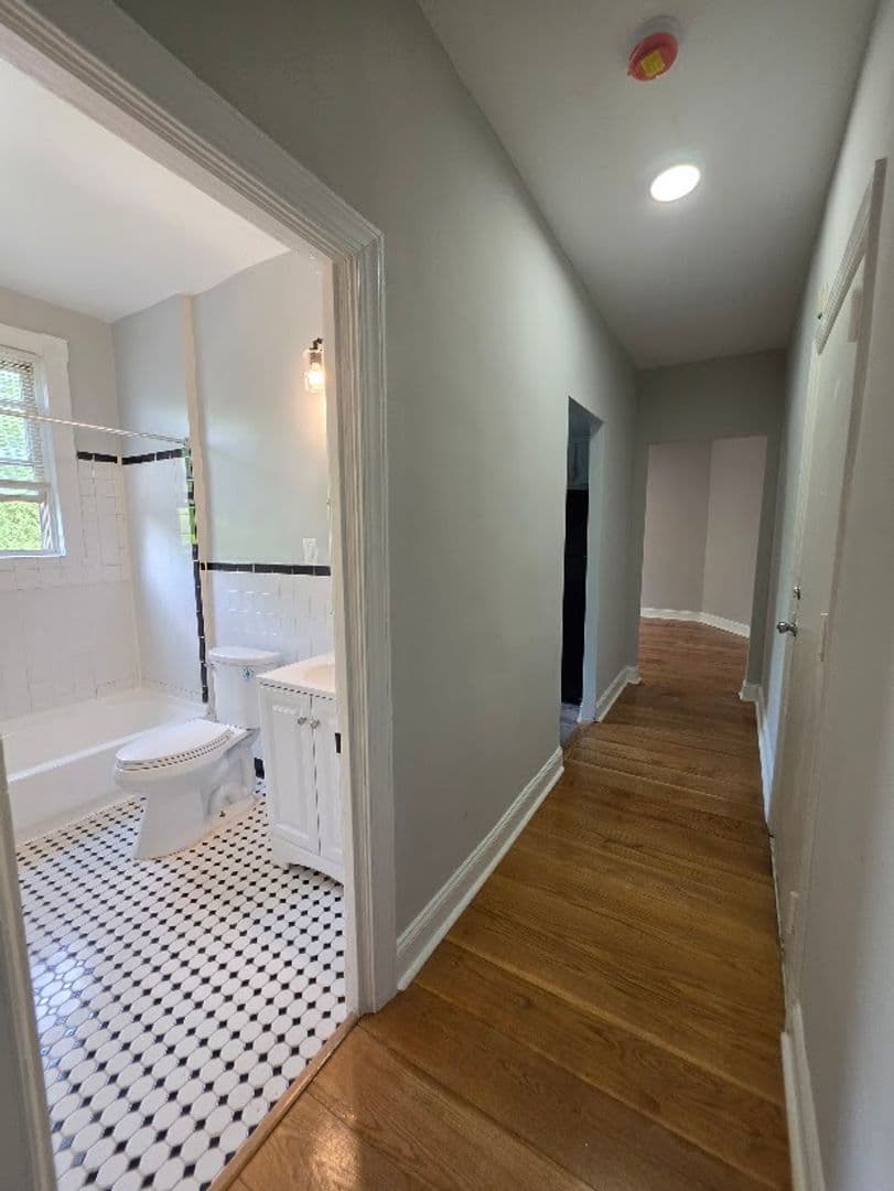 WASHINGTON Apartment: 4222 14TH ST NW