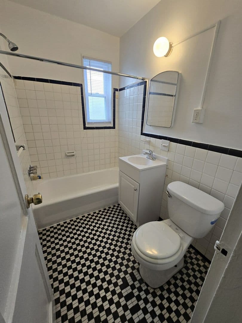 WASHINGTON Apartment: 1026 45TH ST NE