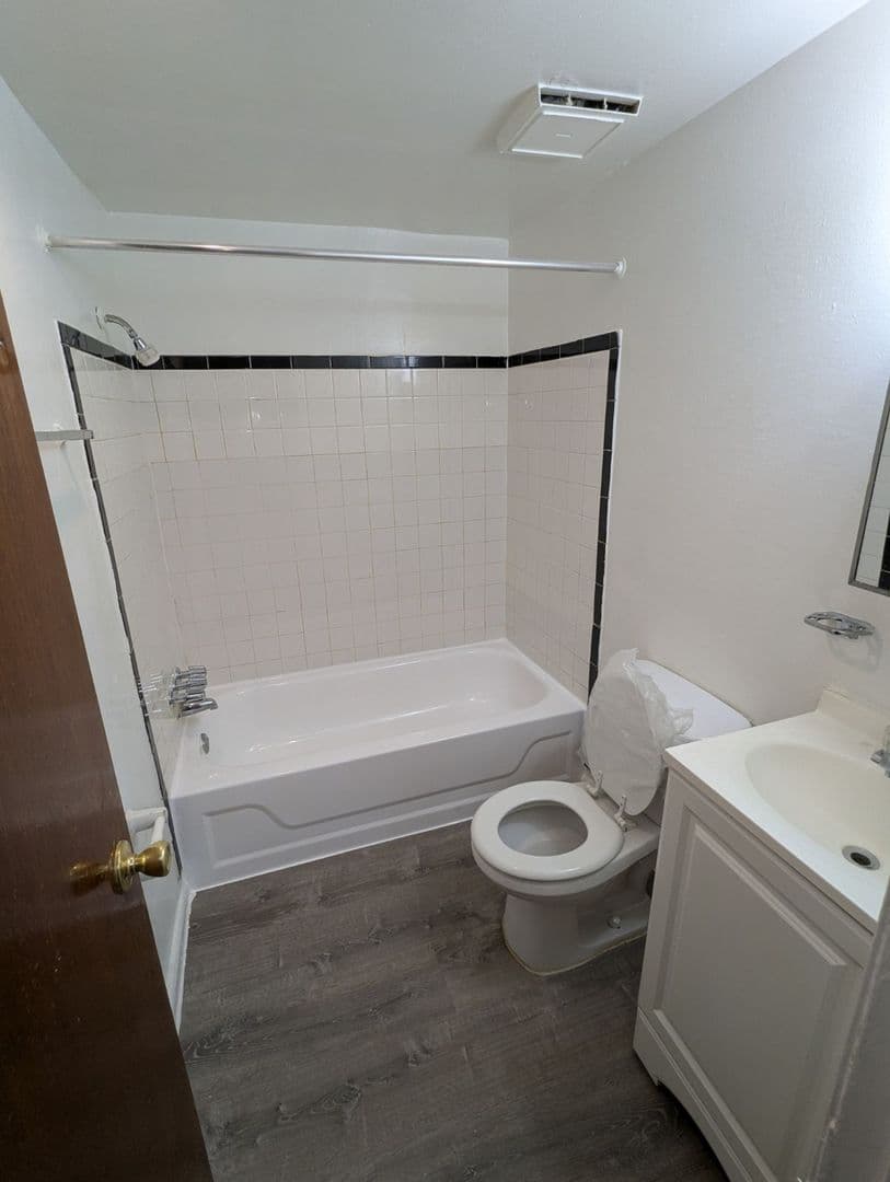 WASHINGTON Apartment: 1150 51ST ST NE