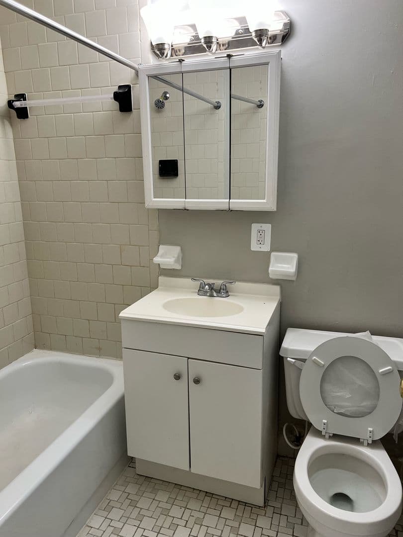 WASHINGTON Apartment: 2520 13TH ST NW