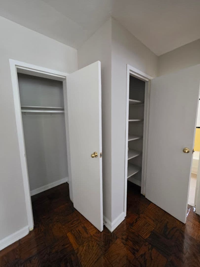 WASHINGTON Apartment: 3393 BLAINE ST NE