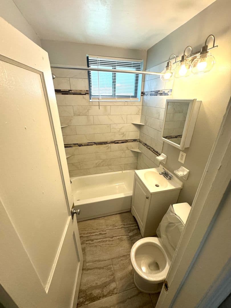 WASHINGTON Apartment: 1035 PERRY ST NE