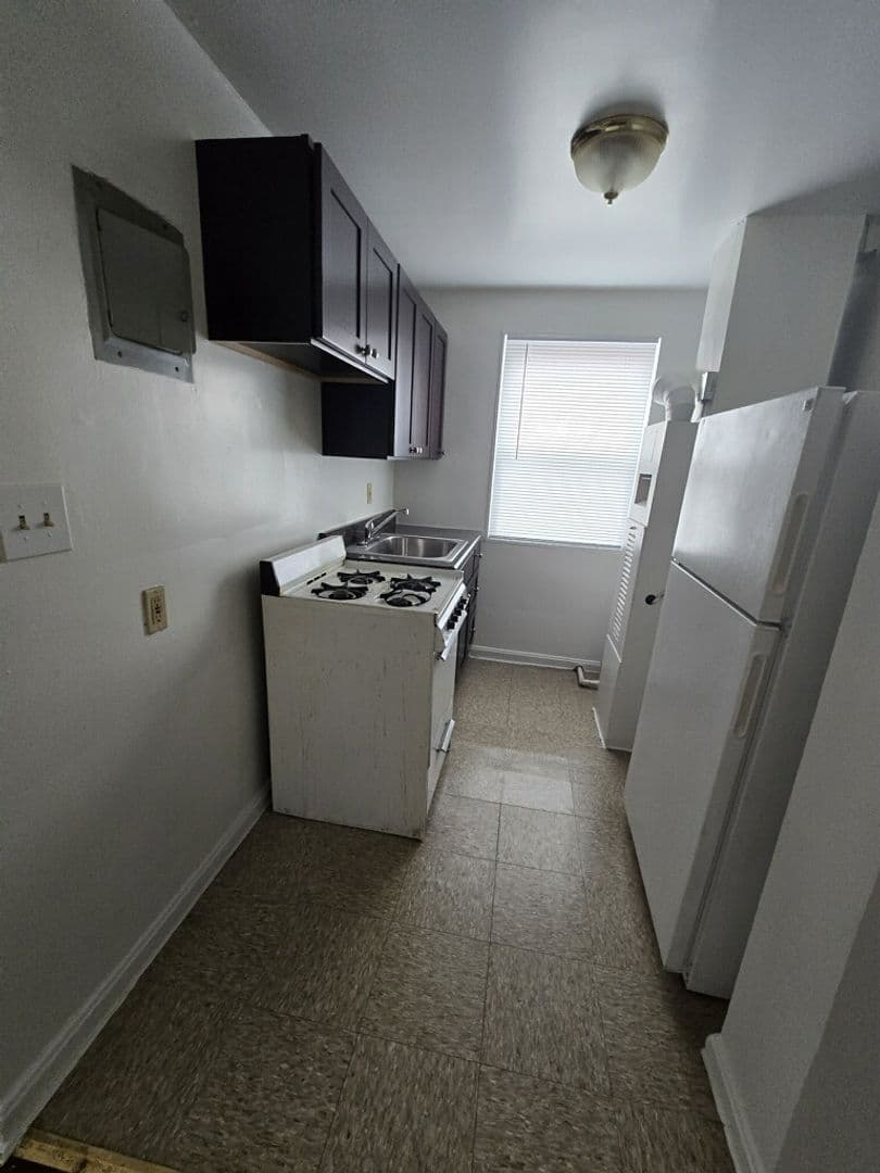 WASHINGTON Apartment: 1026 45TH ST NE