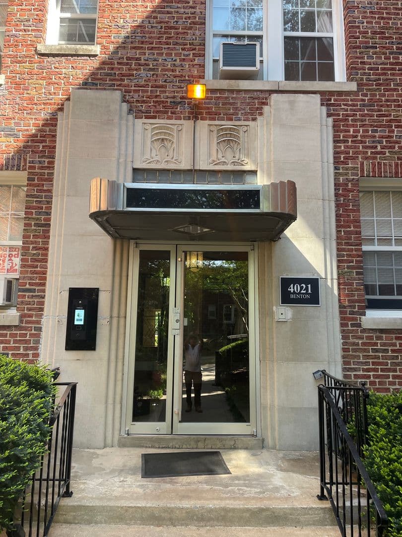 Washington Apartment: 4021 Benton St., NW