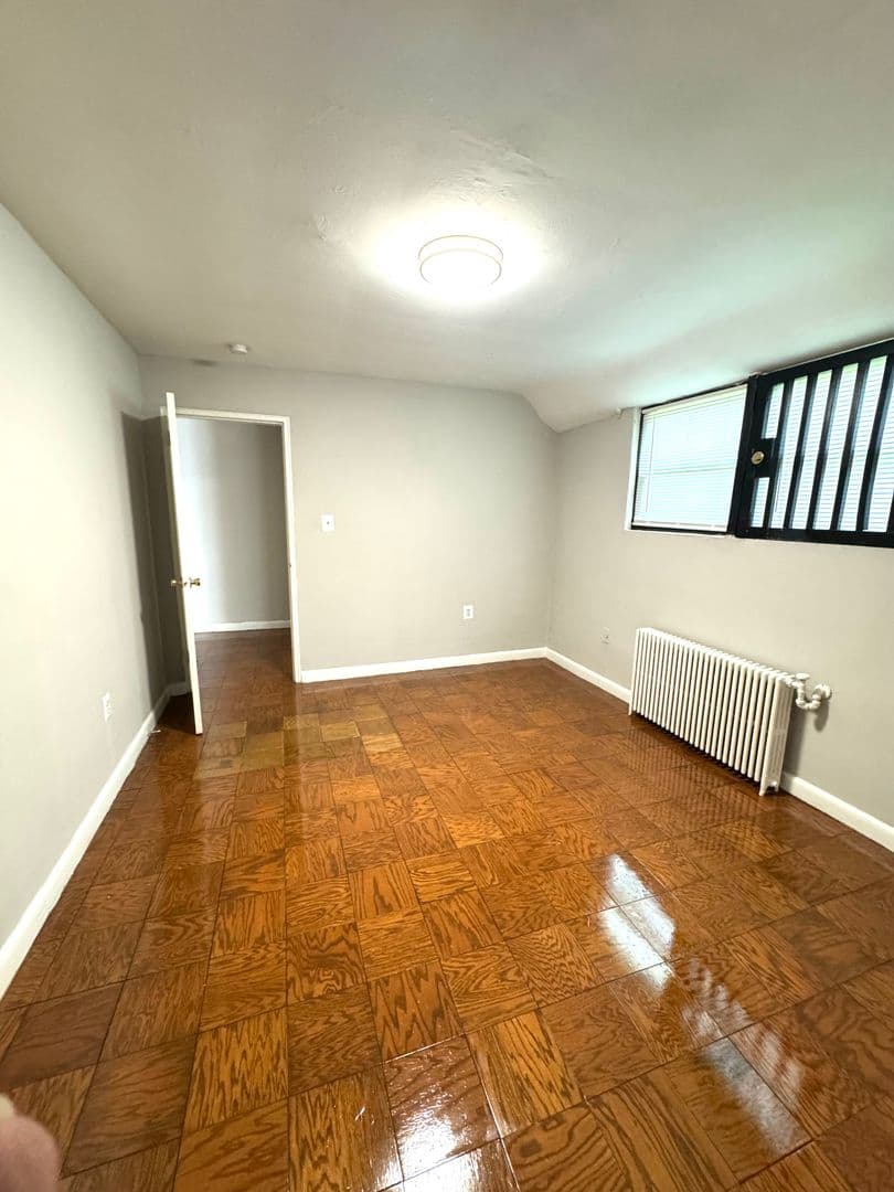 WASHINGTON Apartment: 1835 CENTRAL PL NE