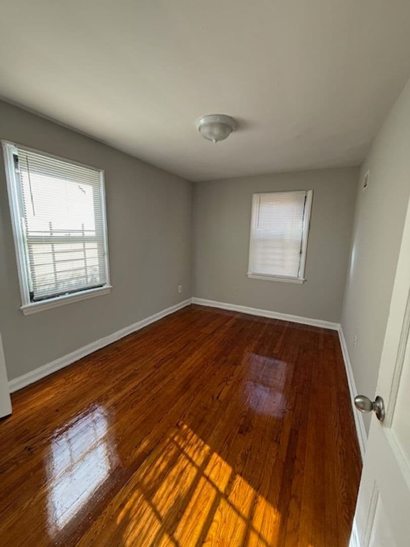 WASHINGTON Apartment: 429 BURBANK ST SE