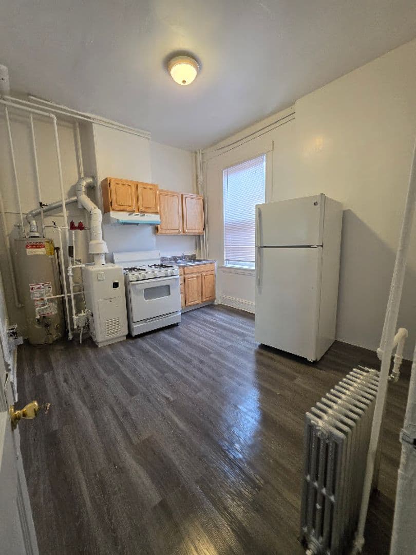 WASHINGTON Apartment: 1408 P ST NW