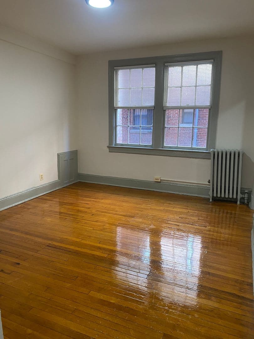 WASHINGTON Apartment: 3217 CONNECTICUT AVE NW