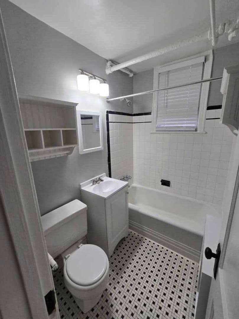 Washington Apartment: 4021 Benton St., NW