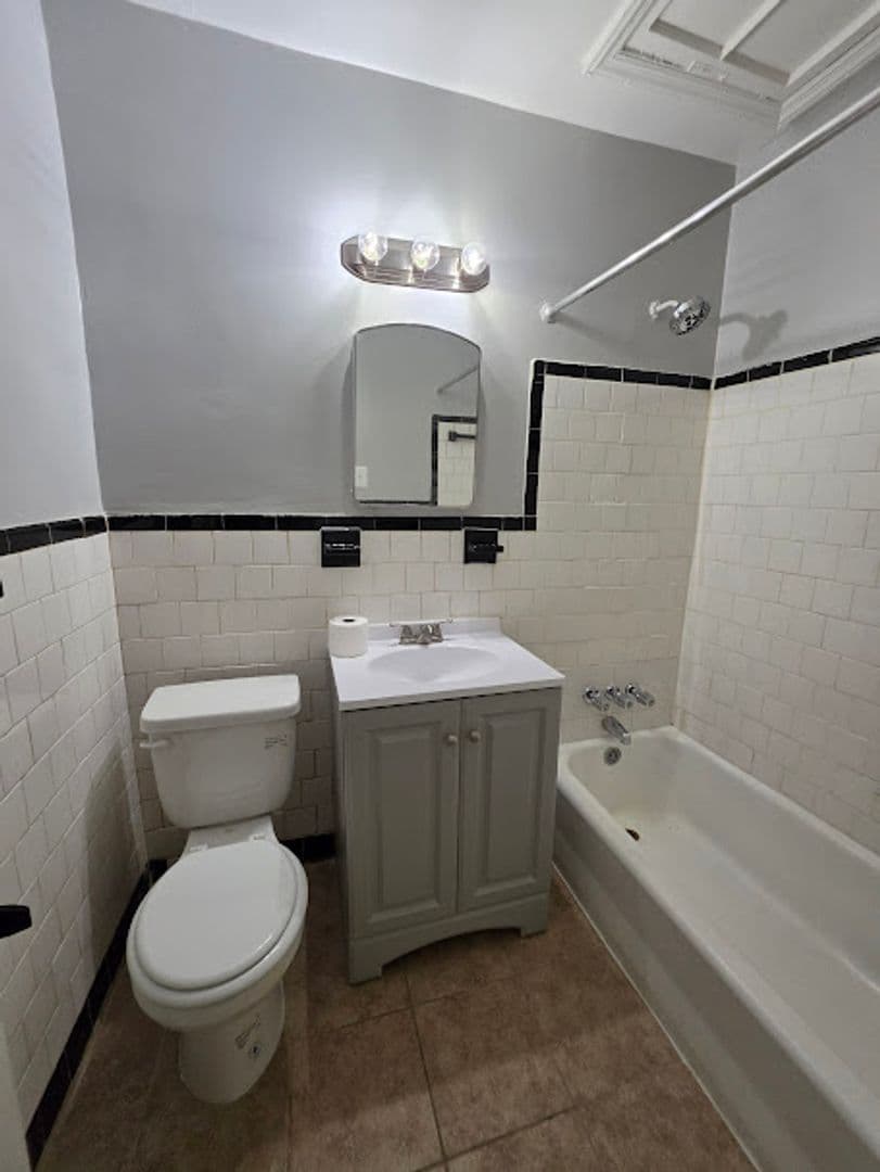 WASHINGTON Apartment: 427 BURBANK ST SE