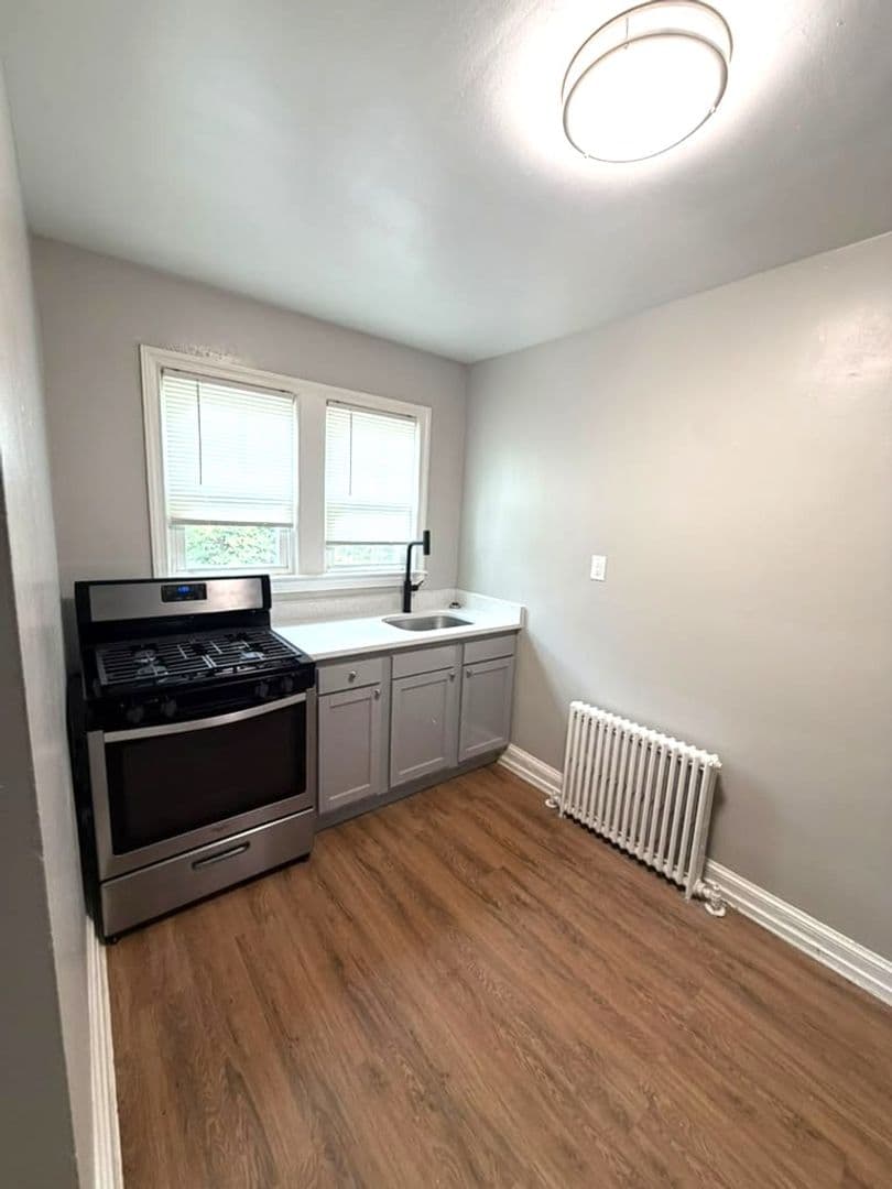 WASHINGTON Apartment: 1000 PERRY ST NE