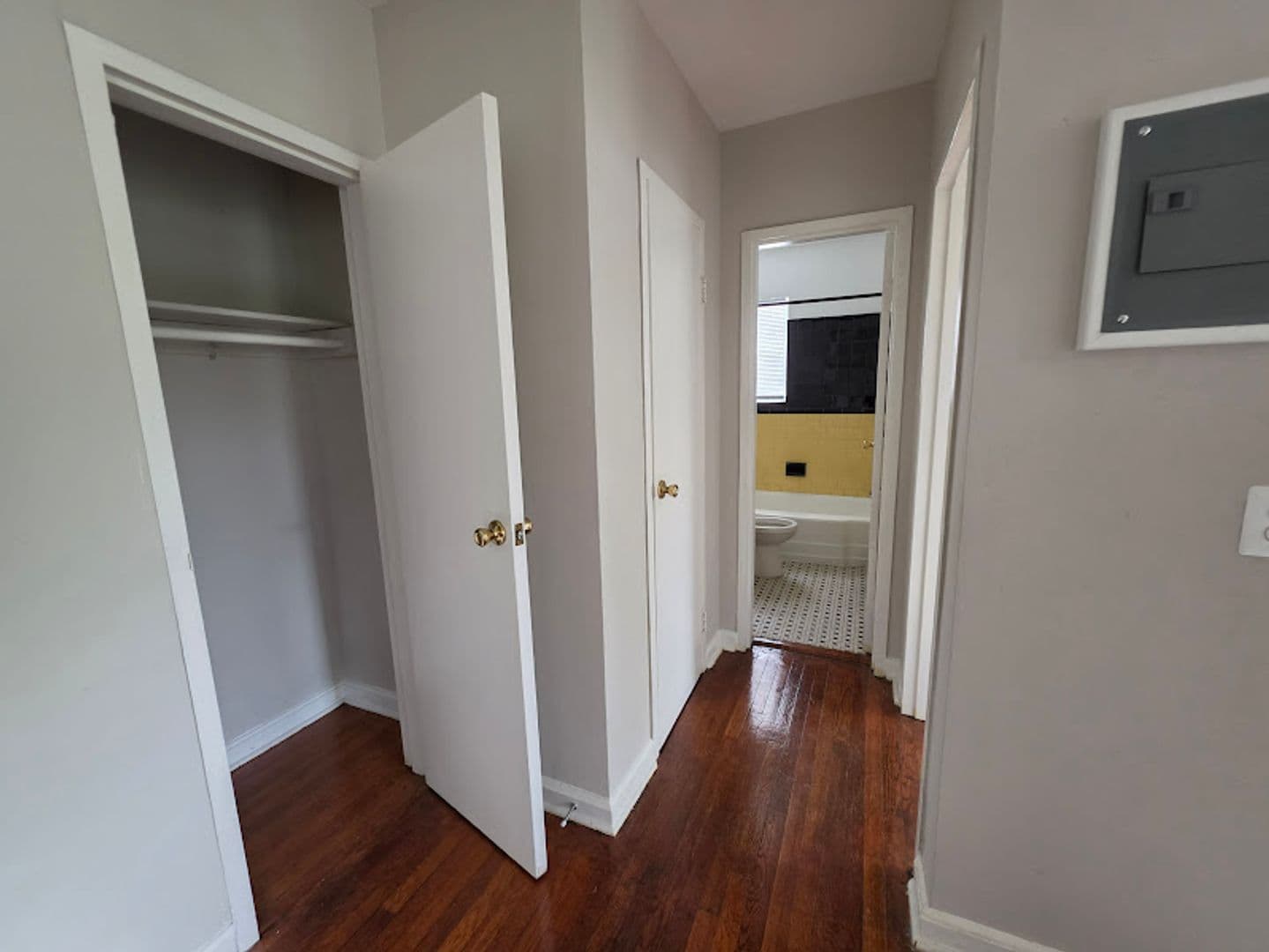 WASHINGTON Apartment: 3393 BLAINE ST NE