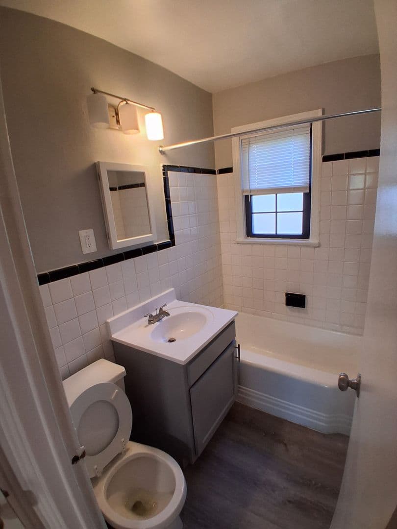 WASHINGTON Apartment: 1266 MORSE ST NE