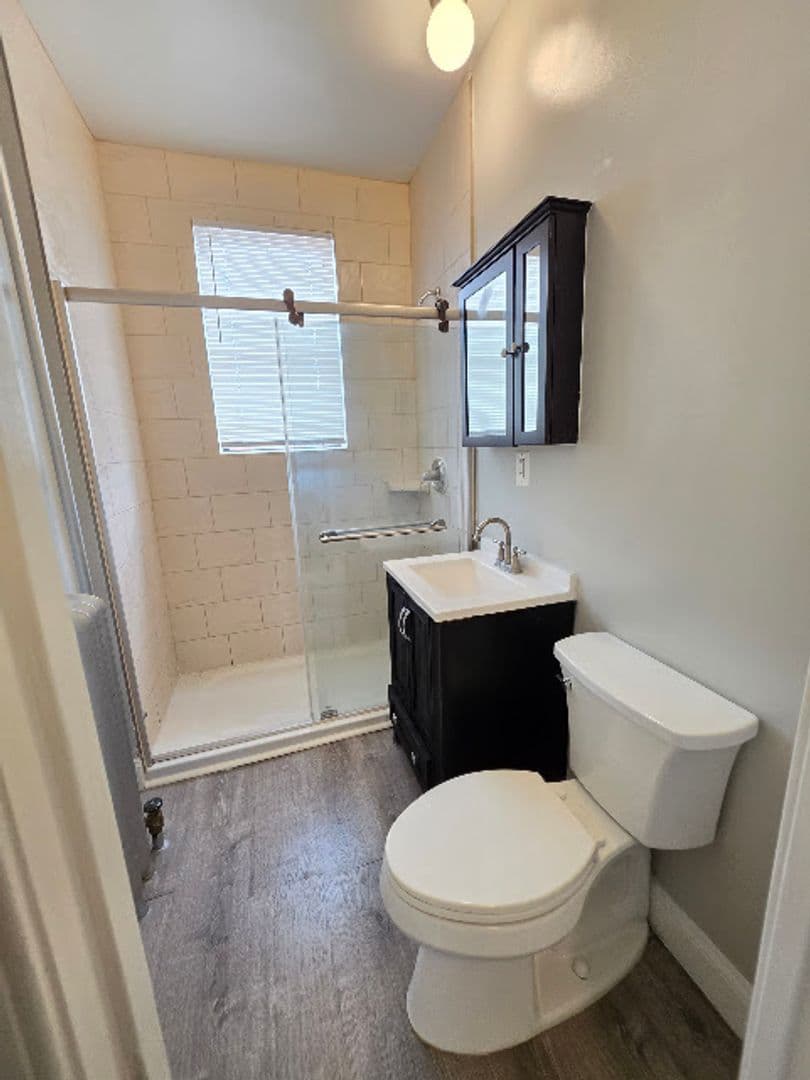 WASHINGTON Apartment: 1466 COLUMBIA RD NW