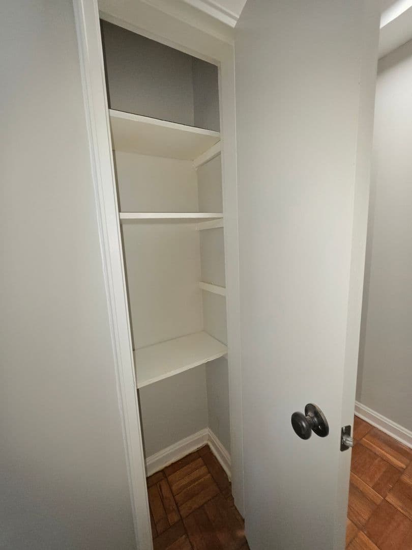 WASHINGTON Apartment: 1649 FRANKLIN ST NE
