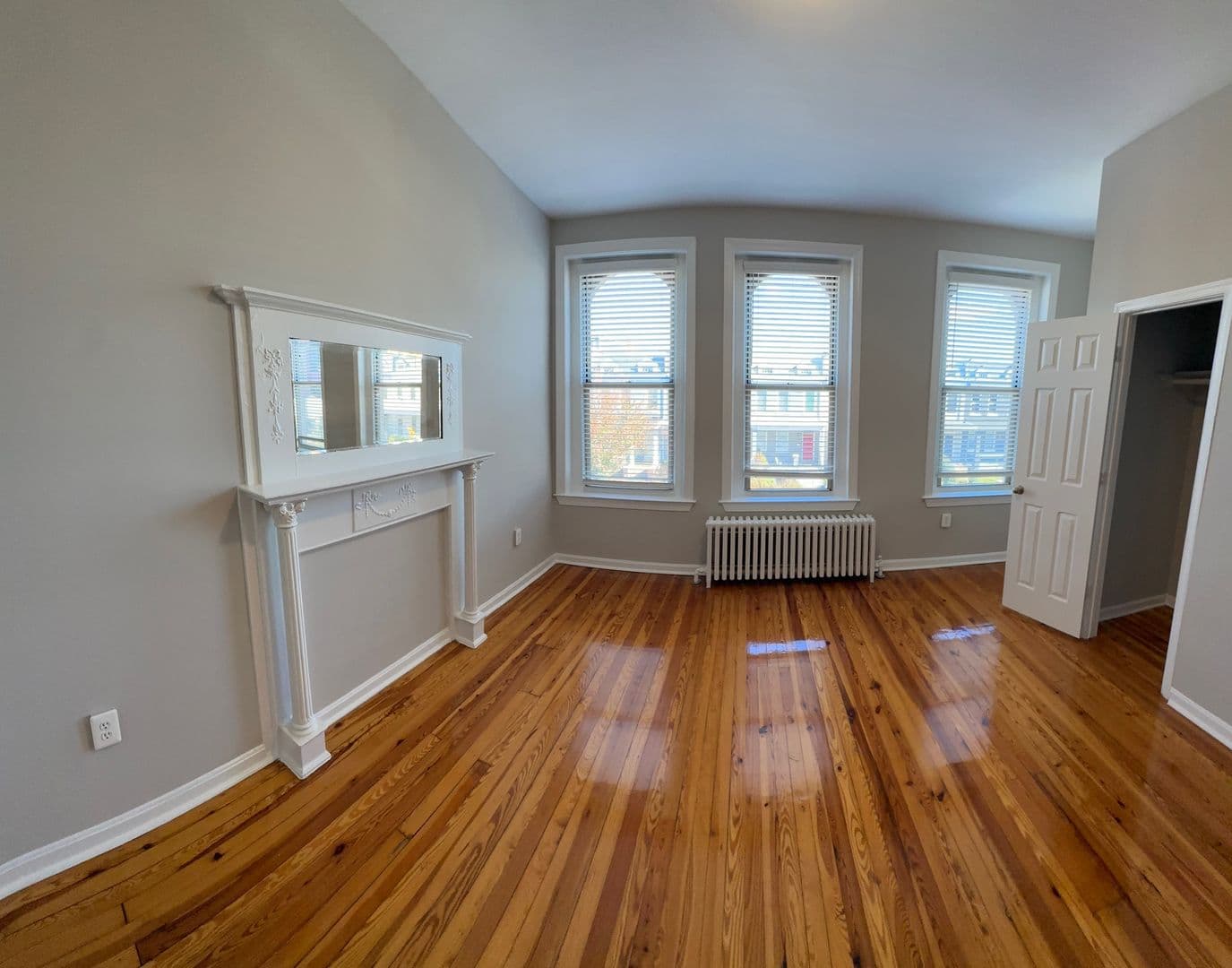 WASHINGTON Apartment: 715 15TH ST SE