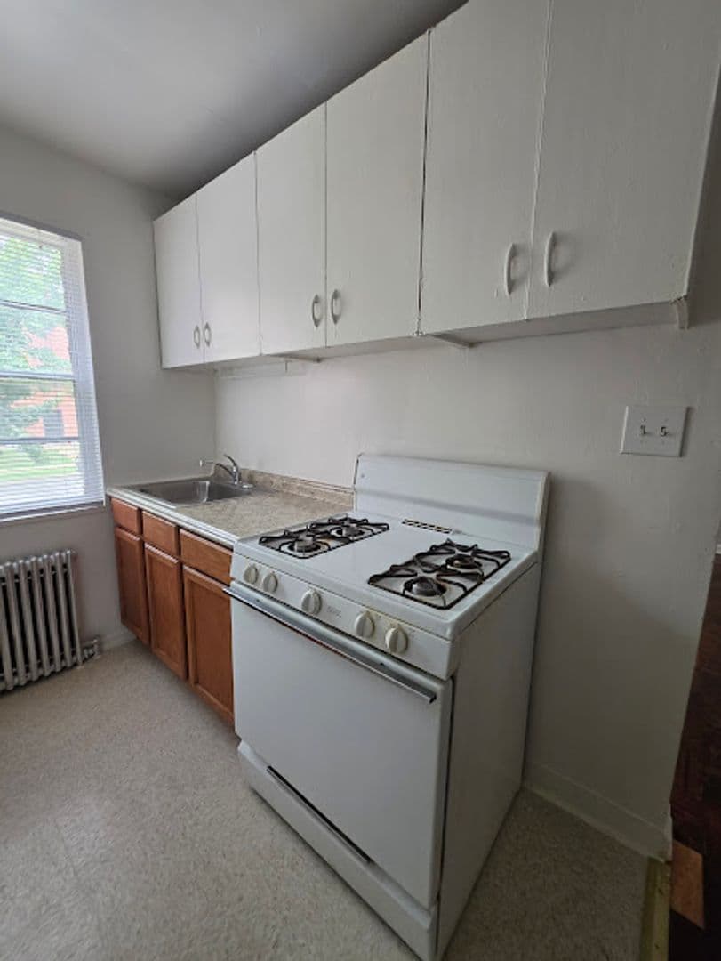 WASHINGTON Apartment: 3393 BLAINE ST NE