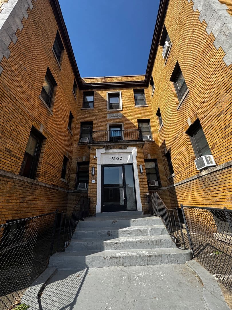WASHINGTON Apartment: 3100 WARDER ST NW