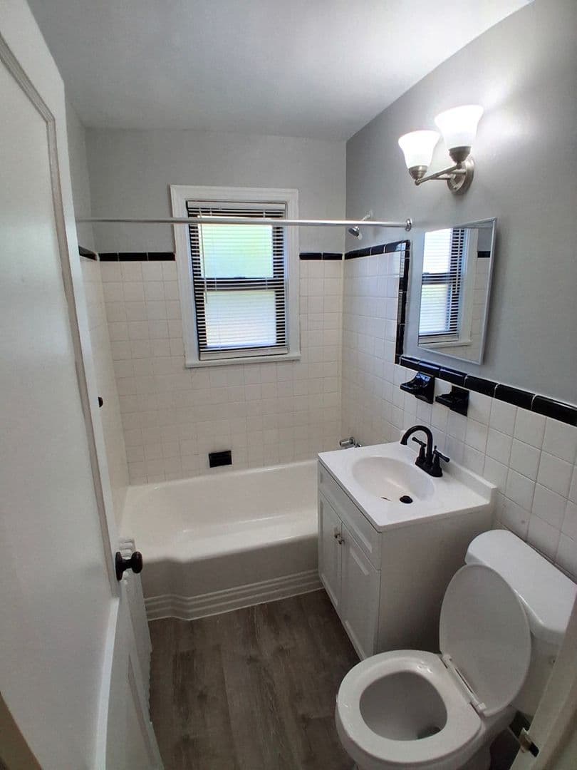 WASHINGTON Apartment: 1266 MORSE ST NE