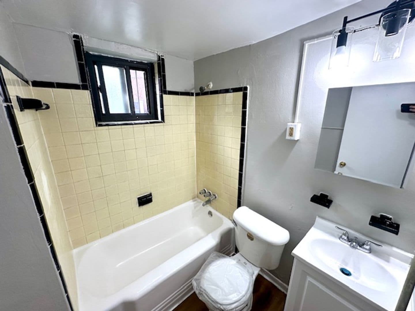 WASHINGTON Apartment: 1835 CENTRAL PL NE