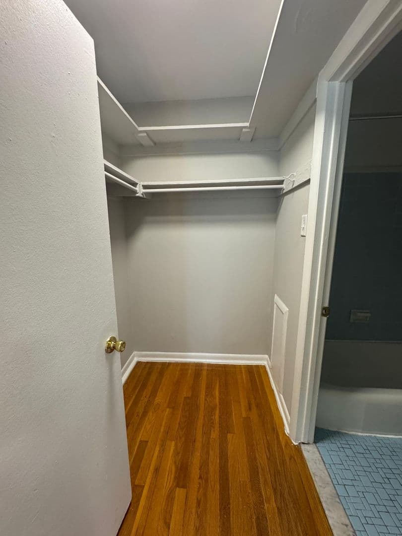 WASHINGTON Apartment: 1111 D ST NE