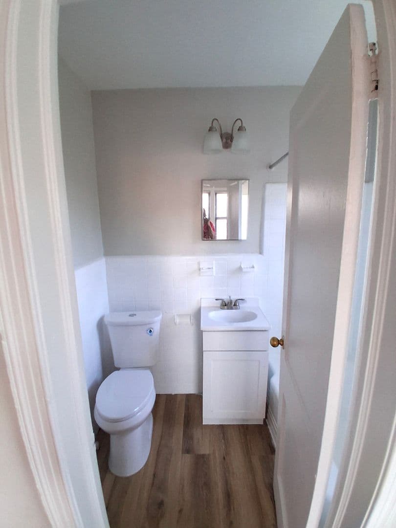 WASHINGTON Apartment: 1266 MORSE ST NE