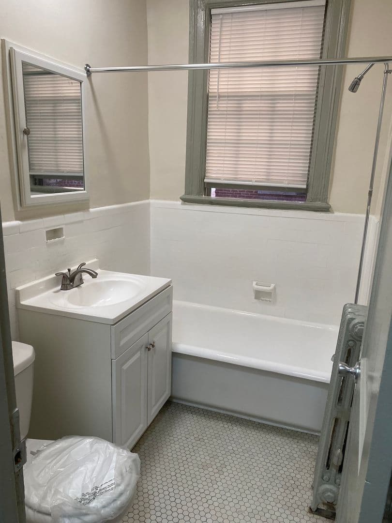 WASHINGTON Apartment: 3217 CONNECTICUT AVE NW