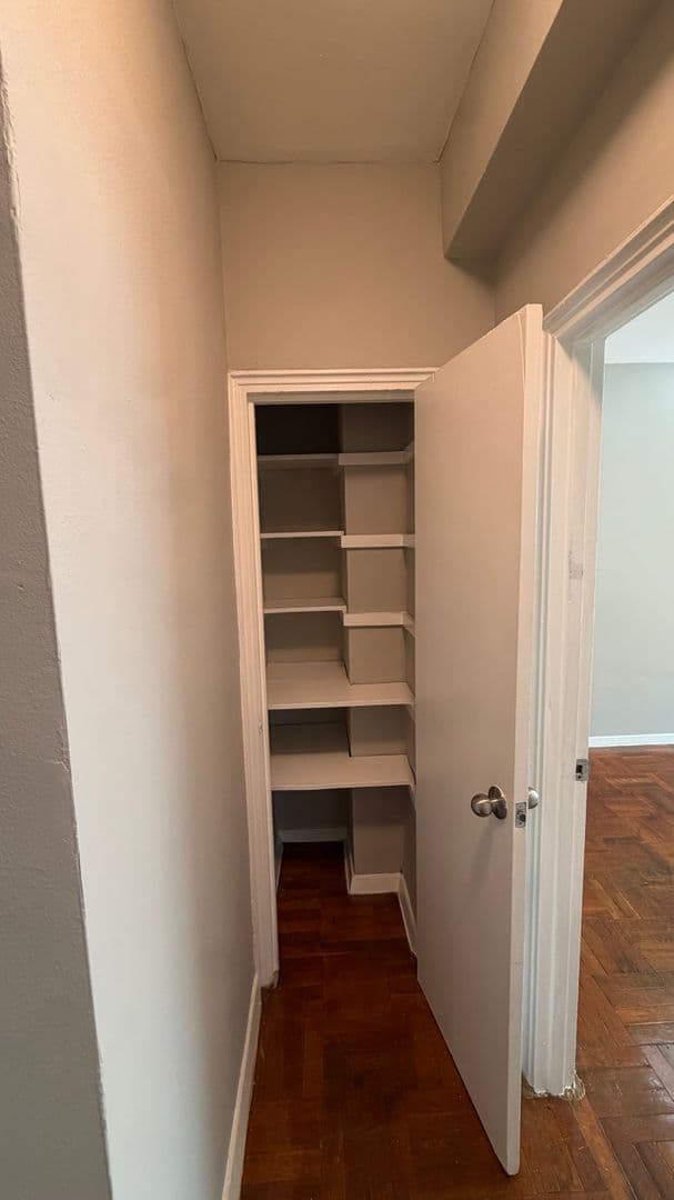 WASHINGTON Apartment: 5000 FT TOTTEN DR NE