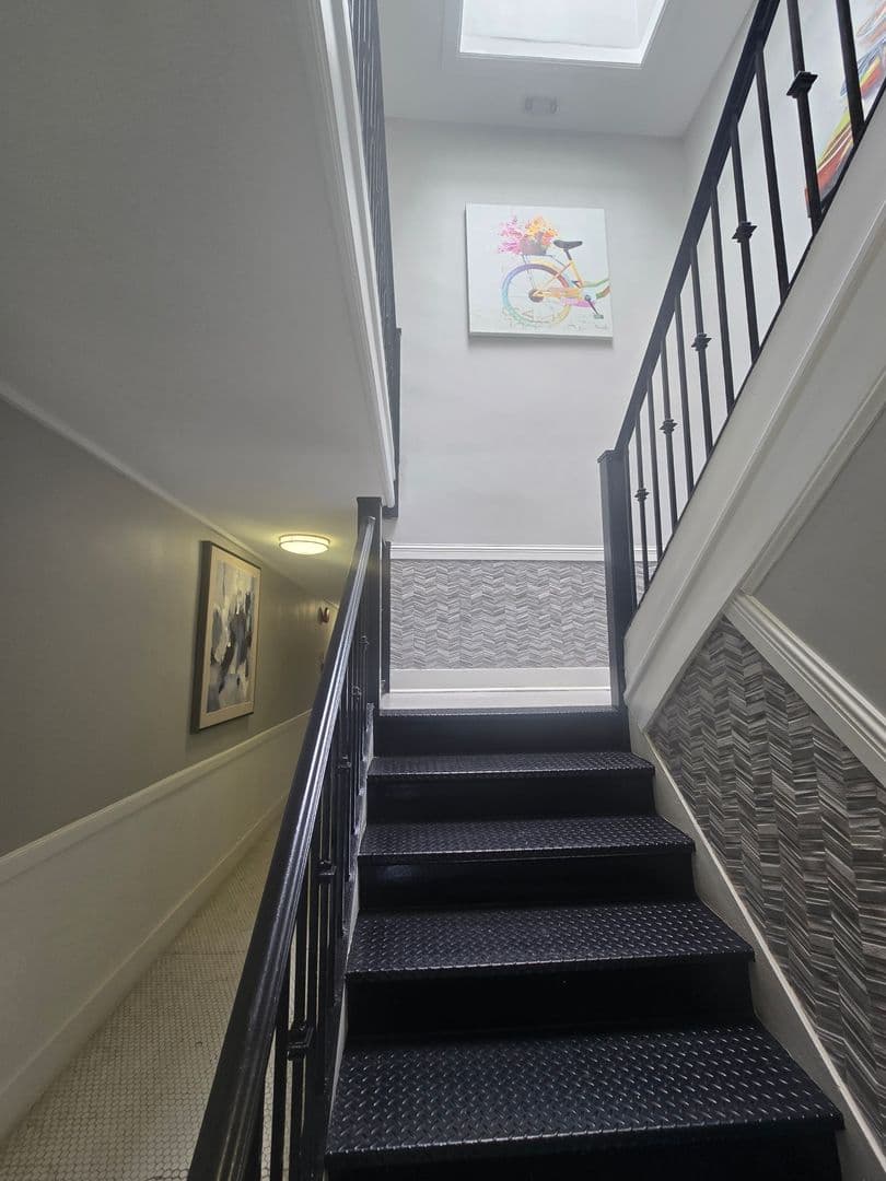 WASHINGTON Apartment: 435 16TH ST SE
